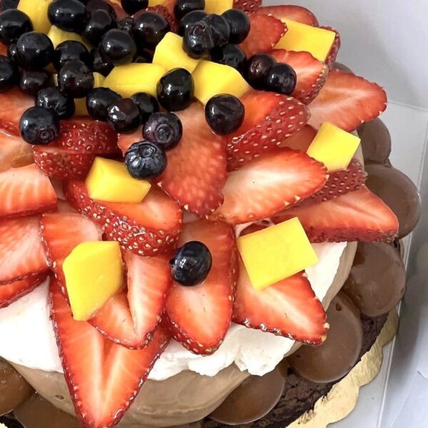 Marquise con Frutillas Cake (Slice)