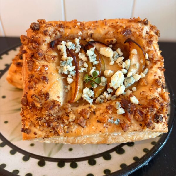 Apple Blue Cheese Puff with Walnuts and Shallots