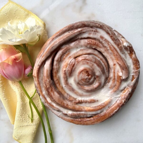 Giant Cinnamon Roll (Serves 8)