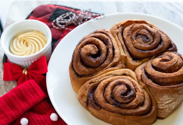 Brioche Cinnamon Rolls with Cream Cheese Icing (4pk)